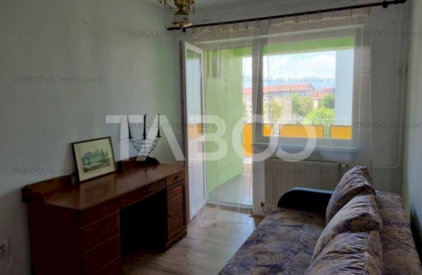 Apartament cu 3 camere 71 mpu si balcon pe Bulevardul Mihai Viteazul