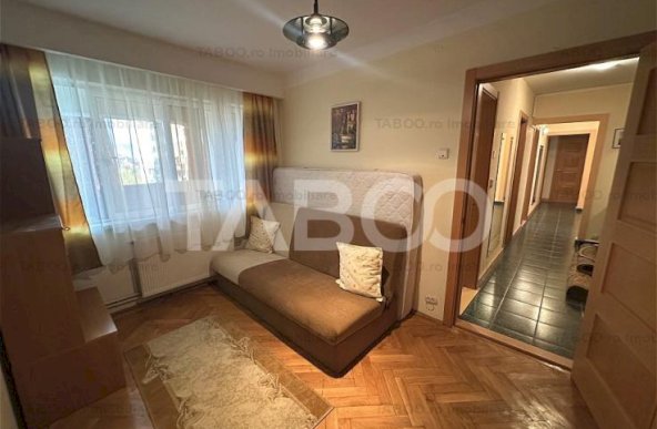 Apartament decomandat 74mpu cu 3 camere si balcon mobilat si utilat