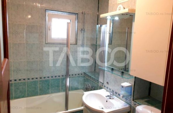 Apartament de inchiriat 3 camere Vasile Aaron disponibil imediat