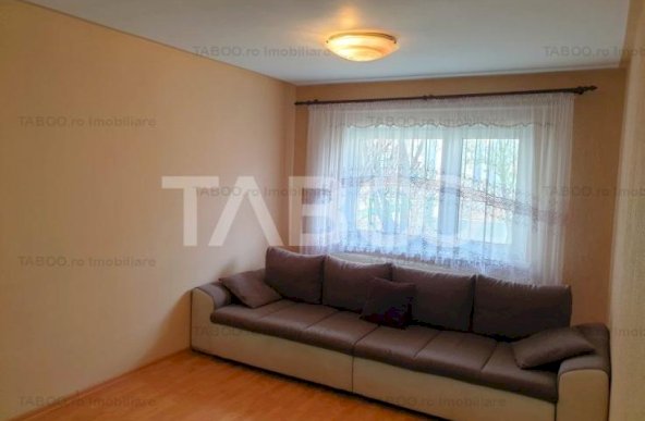 Apartament de inchiriat 3 camere Vasile Aaron disponibil imediat