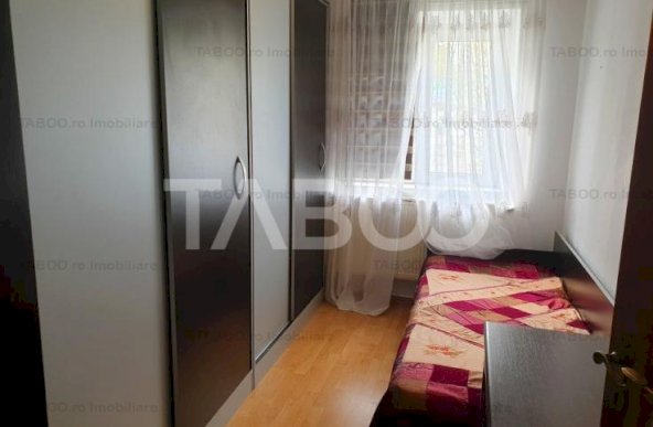 Apartament de inchiriat 3 camere Vasile Aaron disponibil imediat