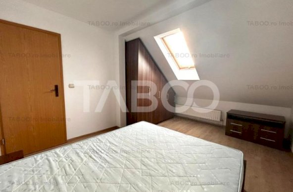 Mansarda 3 camere suprafata 71 mpu bucatarie inchisa zona Strand Sibiu