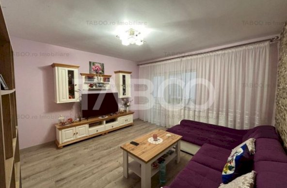 Apartament modern 3 camere decomandat 70 mpu 2 bai 2 balcoane in Sibiu