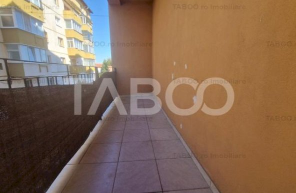 Apartament de inchiriat 2 camere 2 balcoane etaj 1 loc de parcare