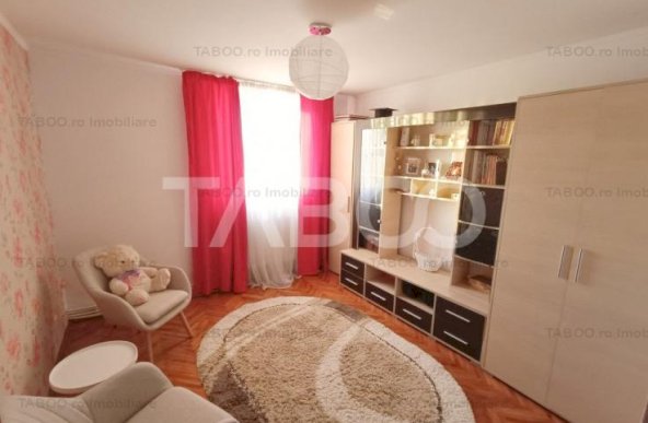 Apartament 3 camere 70 mp utili partial mobilat utilat balcon Sebes