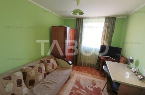 Apartament 3 camere 70 mp utili partial mobilat utilat balcon Sebes