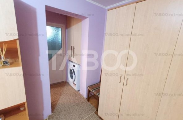 Apartament 3 camere 70 mp utili partial mobilat utilat balcon Sebes