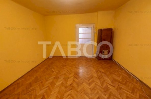 Casa tip duplex de vanzare zona Calea Poplacii cu teren 455 mp