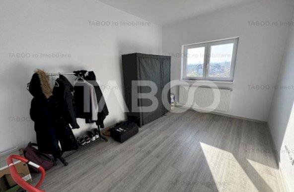 Apartament decomandat 3 camere 2 bai 2 parcari bloc cu lift Deventer