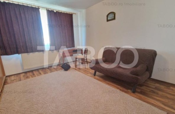 Apartament cu 3 camere 2 bai parcare balcon si boxa la subsol