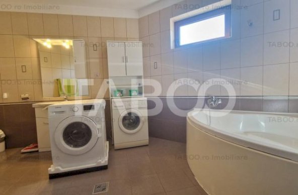 Apartament cu 3 camere 2 bai parcare balcon si boxa la subsol