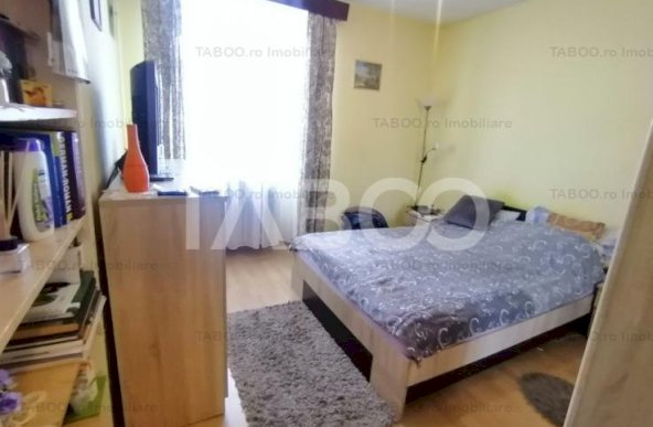 Apartament decomandat de vanzare 47 mpu mobilat renovat Rahovei Sibiu