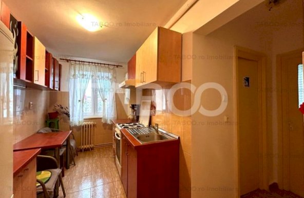 Apartament suprafata utila 49 mp bloc cu lift balcon in zona Rahovei