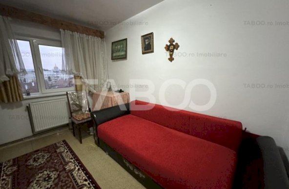 Apartament 2 camere 50 mpu 2 balcone beci etaj 3 Zona Castanului