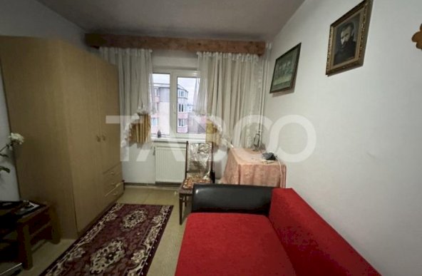 Apartament 2 camere 50 mpu 2 balcone beci etaj 3 Zona Castanului