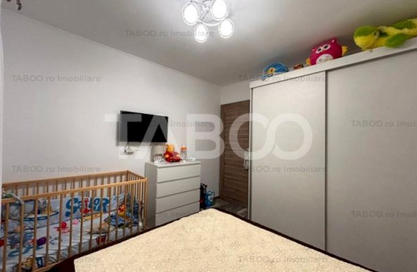 Te muti direct - apartament 3 camere decomandat 57 mpu balcon pivnita