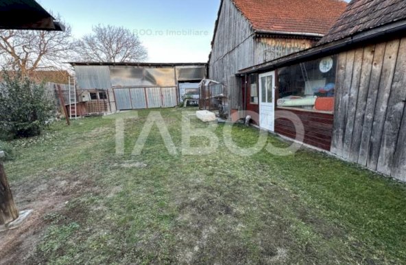 Casa de vanzare 4 camere anexe gospodaresti 884 mp teren in Vad