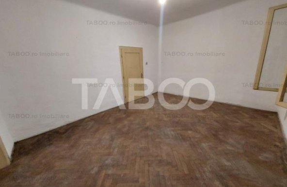 Apartament de vanzare 3 camere decomandate 78 mpu pivnita Trei Stejari