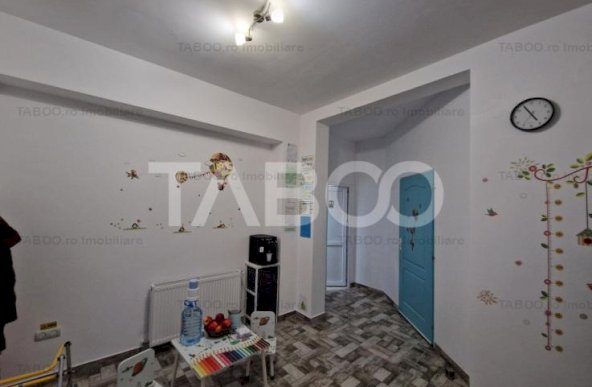 Spatiu de inchiriat 3 camere 42 mp loc parcare cartierul Arhitectilor