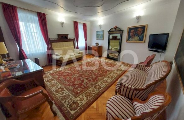 Apartament de vanzare 3 camere 77 mpu pivnita anexa Centru Istoric