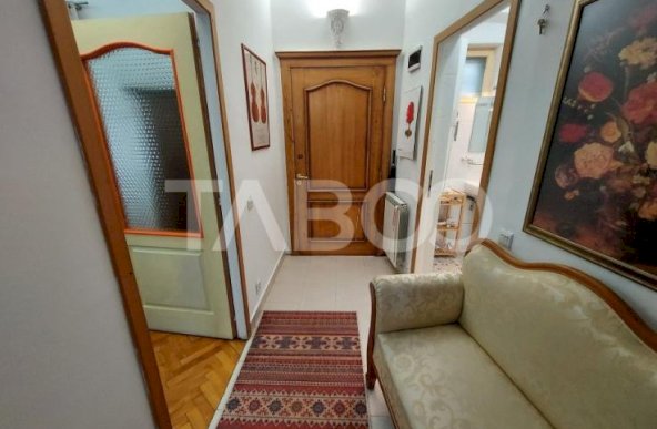 Apartament de vanzare 3 camere 77 mpu pivnita anexa Centru Istoric