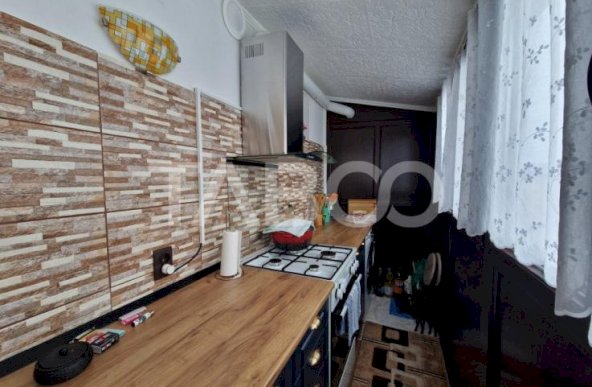 Apartament de vanzare  54 mpu 3 camere zona Mihai Viteazul