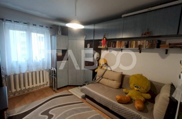 Apartament 3 camere 64mp utili mobilat utilat balcon Cetate Alba Iulia