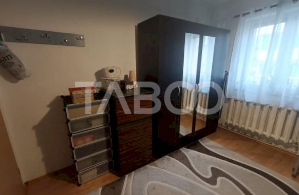 Apartament 3 camere 64mp utili mobilat utilat balcon Cetate Alba Iulia