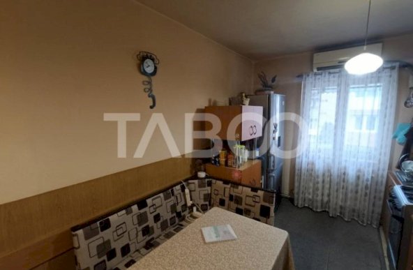 Apartament 3 camere 64mp utili mobilat utilat balcon Cetate Alba Iulia