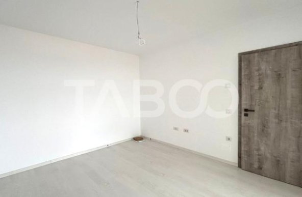 Apartament de vanzare cu 3 camere 2 bai 2 balcoane loc parcare Sibiu