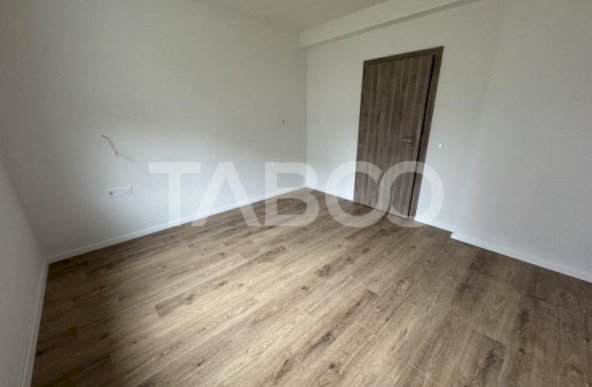 Apartament 3 camere 2 bai 72 mpu cu balcon de 15 mp si loc parcare