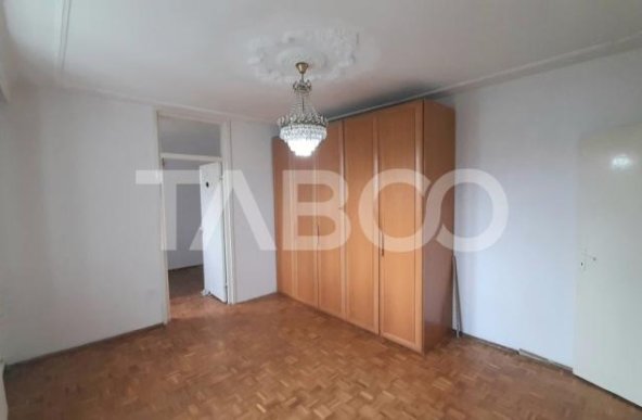 Apartament de vanzare 2 camere balcon Sibiu zona Mihai Viteazul