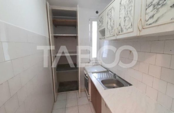 Apartament de vanzare 2 camere balcon Sibiu zona Mihai Viteazul