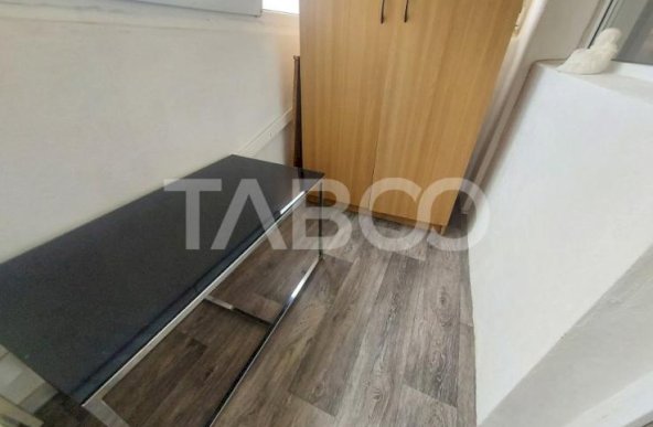 Apartament de vanzare 2 camere decomandate debara camara pivnita Sibiu