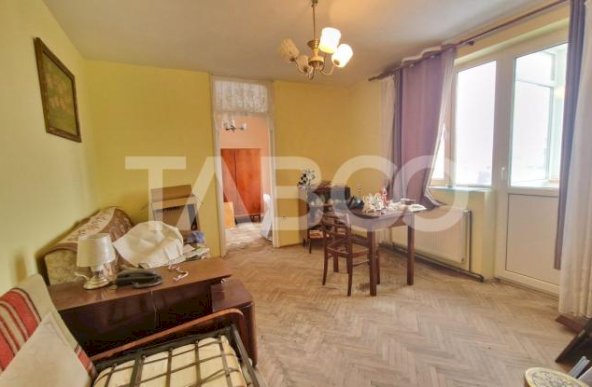 Apartament de vanzare 2 camere si balcon Mihai Viteazul