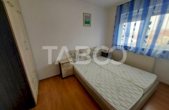 Apartament de vanzare 4 camere decomandate 2 bai zona Mihai Viteazu