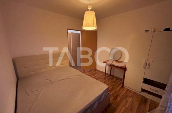 Apartament spatios cu 3 camere si 2 bai in Vasile Aaron