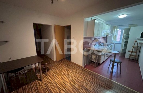 Apartament spatios cu 3 camere si 2 bai in Vasile Aaron