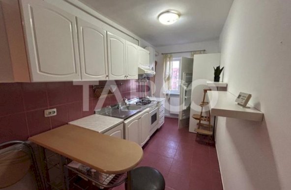 Apartament spatios cu 3 camere si 2 bai in Vasile Aaron