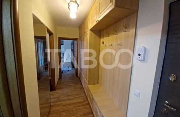 Apartament cu 3 camere modern renovat etajul 1 Centrul de Afaceri