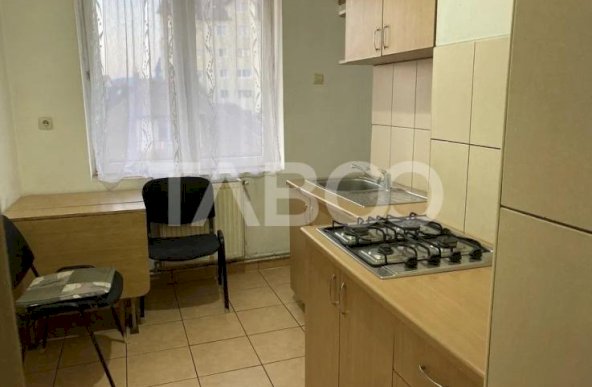 Apartament 2 camere decomandate de vanzare Milea cu balcon mare