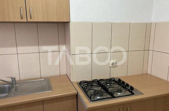 Apartament 2 camere decomandate de vanzare Milea cu balcon mare