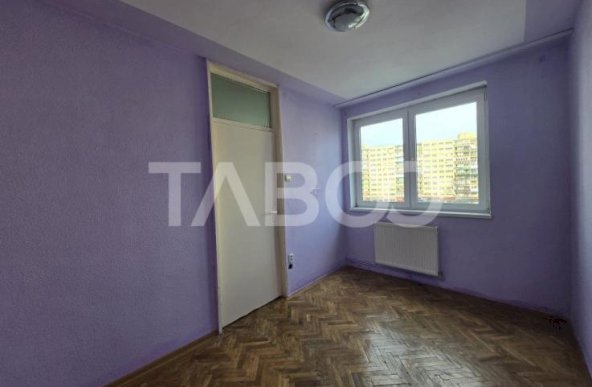 Apartament 2 camere de vanzare nedecomandat 37 mp zona Mihai Viteazu