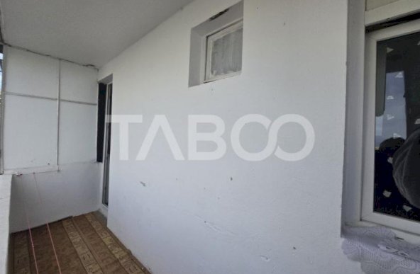 Apartament 2 camere de vanzare nedecomandat 37 mp zona Mihai Viteazu