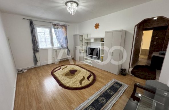 Apartament renovat complet 3 camere balcon etaj 3 Rahovei Sibiu