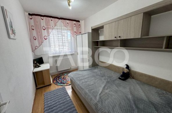 Apartament renovat complet 3 camere balcon etaj 3 Rahovei Sibiu