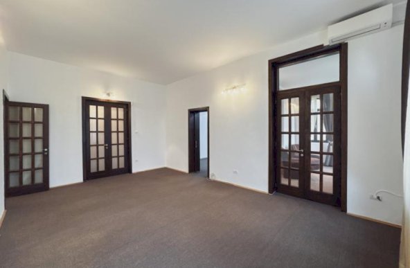 Apartament 5 camere, spațiul de activitate al firmei TALE de langa Parcul Ioanid