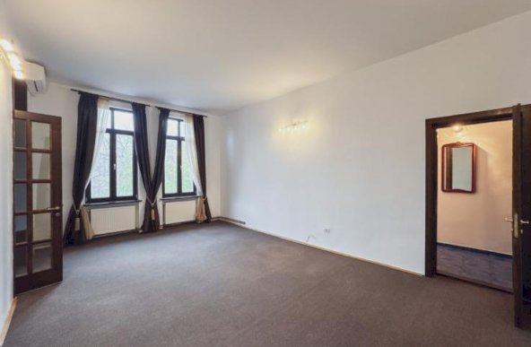 Apartament 5 camere, spațiul de activitate al firmei TALE de langa Parcul Ioanid