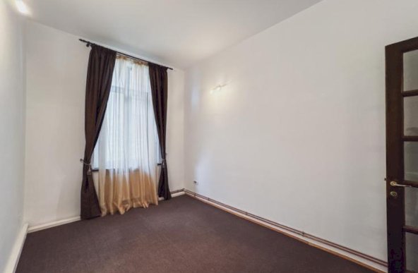 Apartament 5 camere, spațiul de activitate al firmei TALE de langa Parcul Ioanid