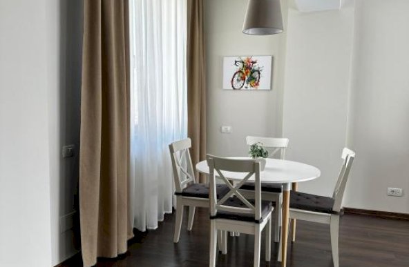 VITA MALL, apartament 2 camere 79 mp. - Lux in bloc 2010